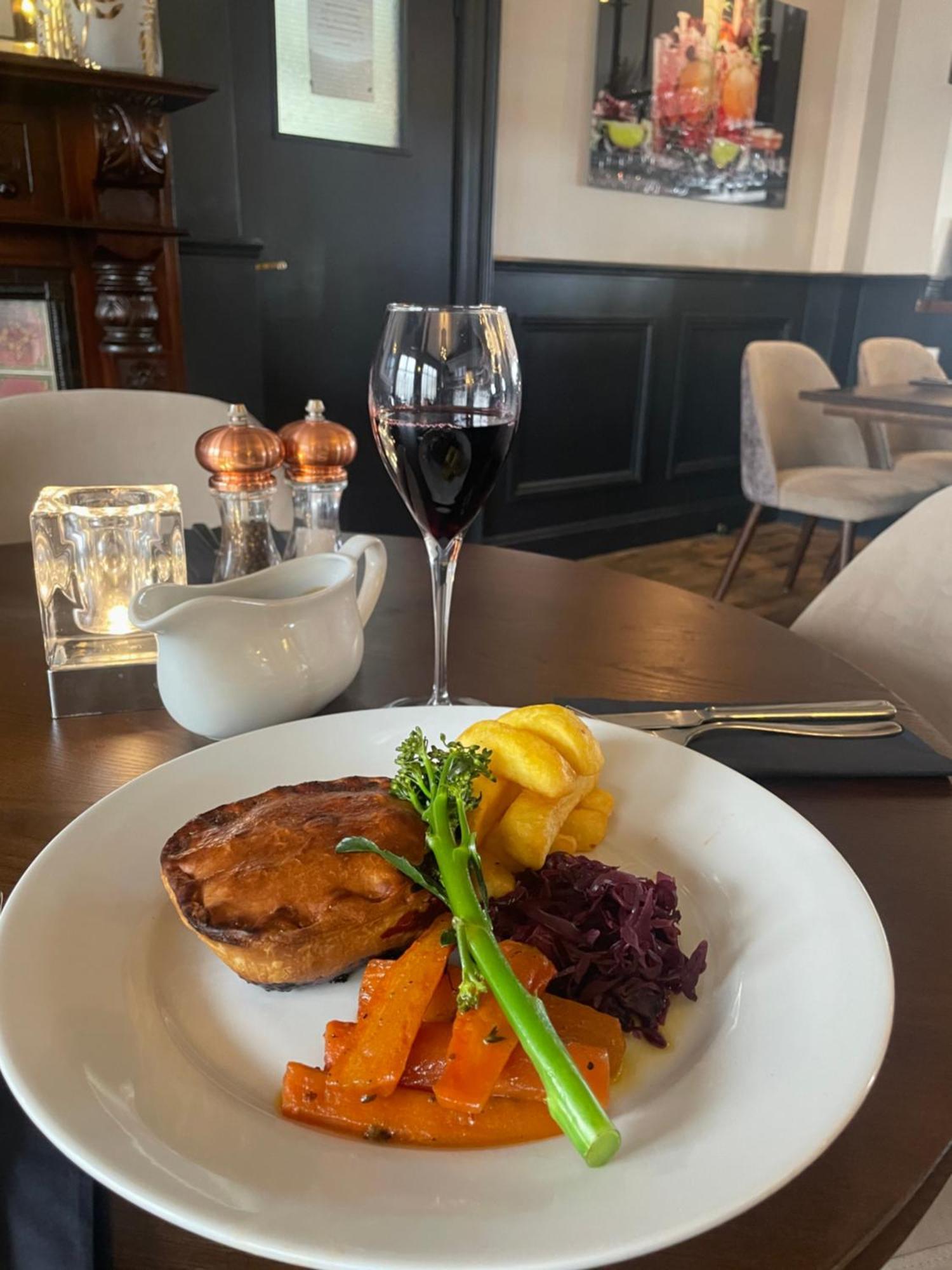 The Lilly Restaurant With Maison d'hôtes 4*
